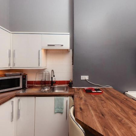 Warm Apartment By Holyrood Palace! Edimburgo Exterior foto