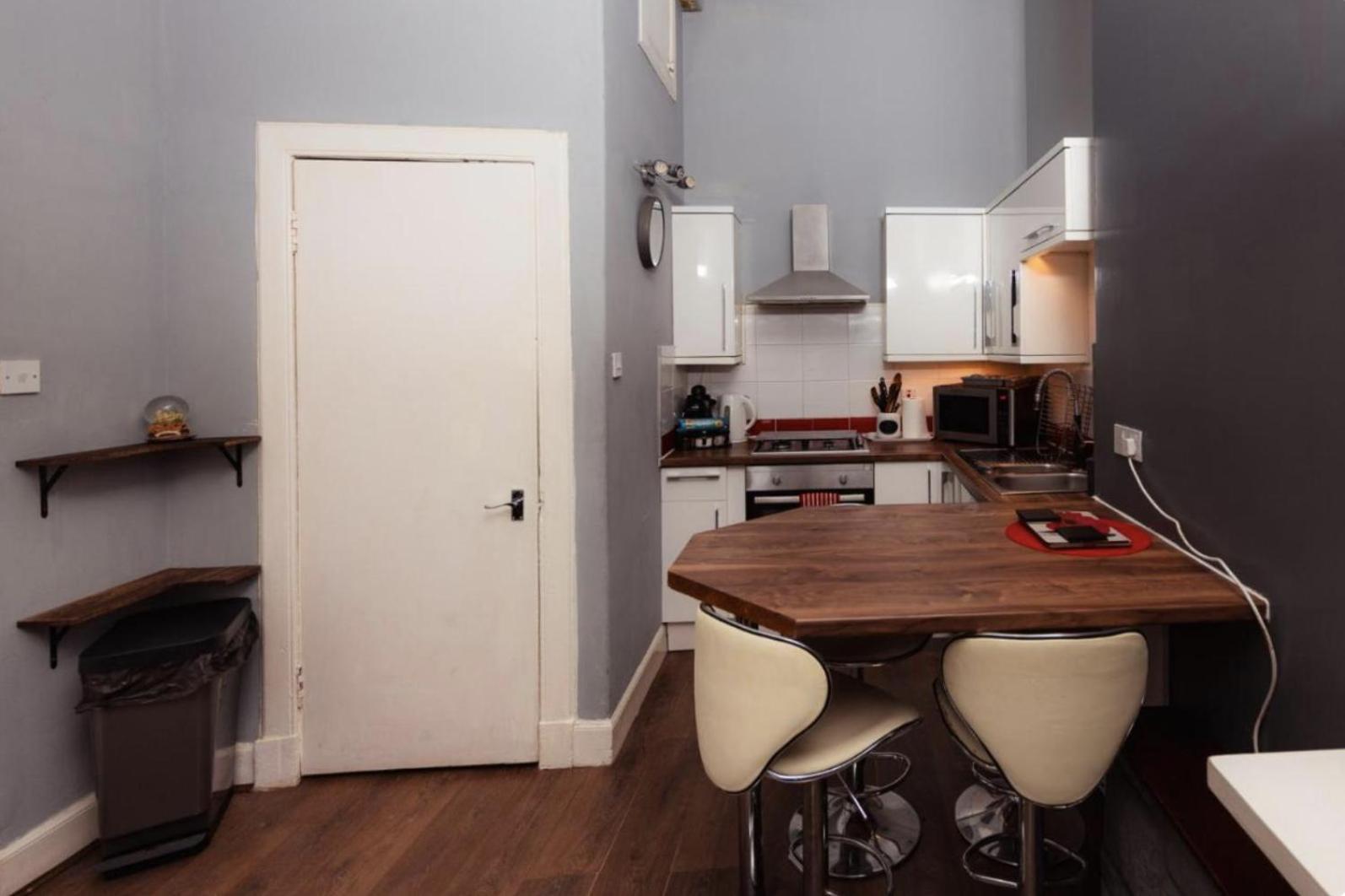 Warm Apartment By Holyrood Palace! Edimburgo Exterior foto