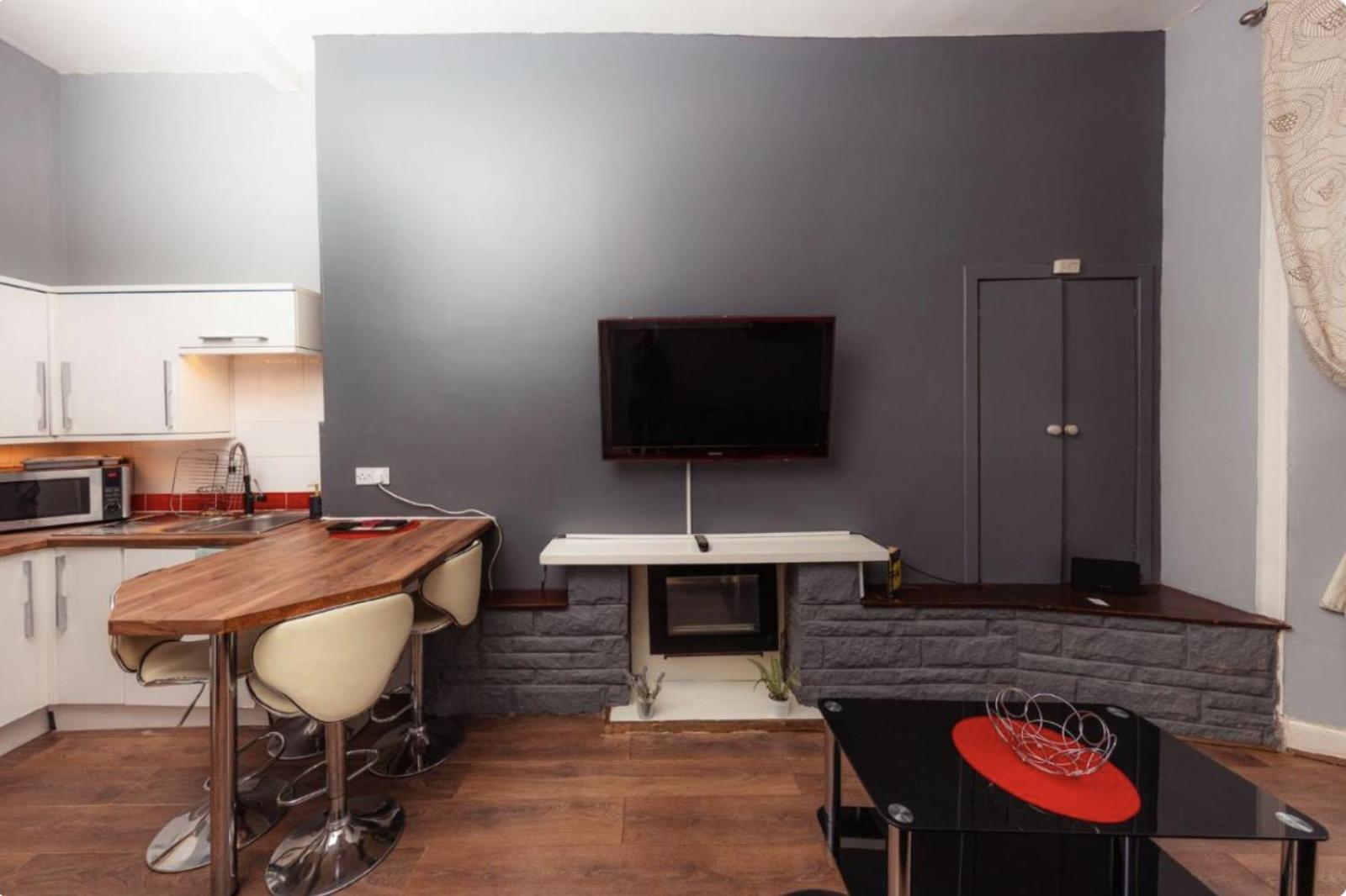 Warm Apartment By Holyrood Palace! Edimburgo Exterior foto