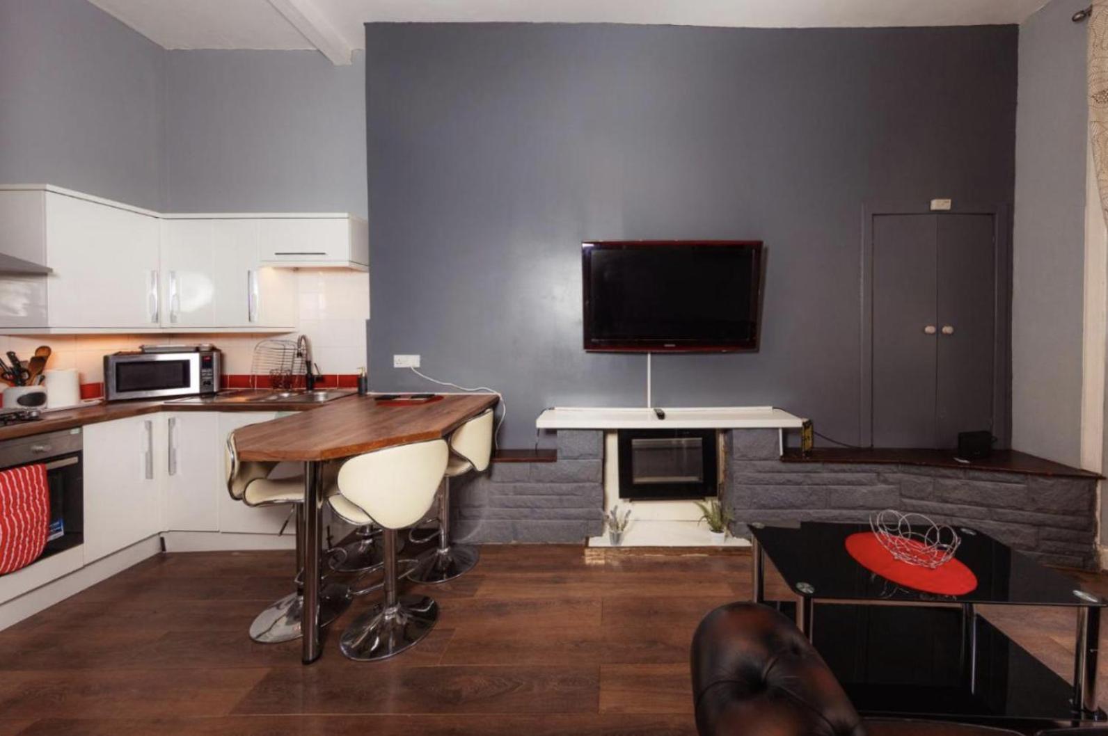 Warm Apartment By Holyrood Palace! Edimburgo Exterior foto