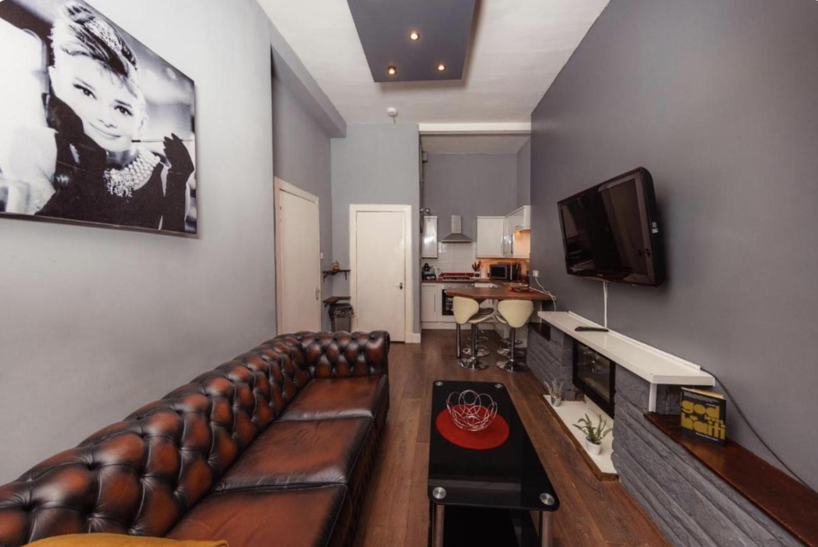 Warm Apartment By Holyrood Palace! Edimburgo Exterior foto