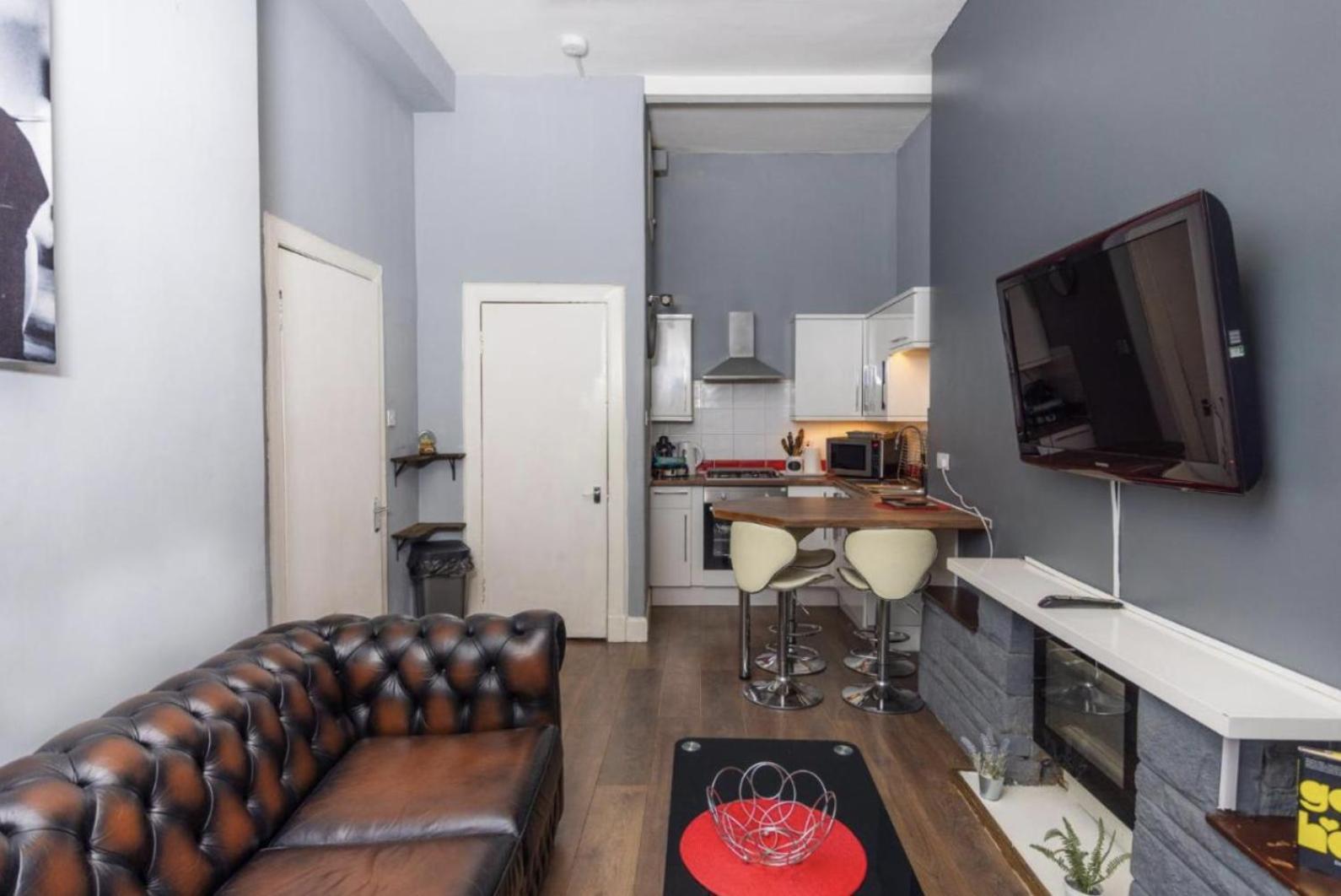 Warm Apartment By Holyrood Palace! Edimburgo Exterior foto